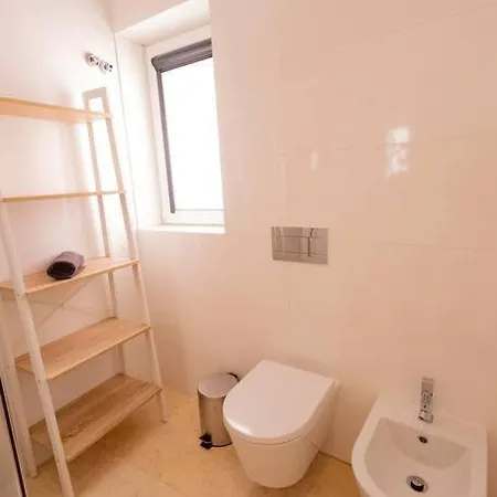 Superb Apartment *